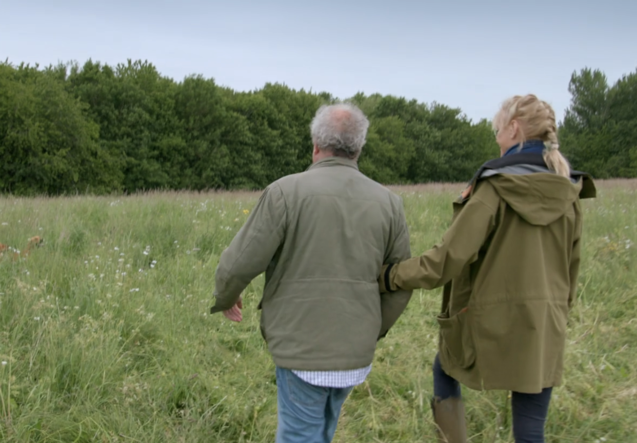 Lisa Hogan and Jeremy Clarkson sharing a romantic moment on Clarkson's Farm. (Prime Video)