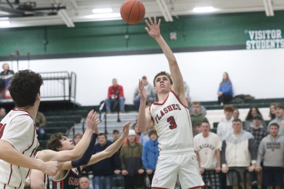 Willard's Max Dawson led the Flashes with 33 points in a Division II sectional semifinal win over Galion on Wednesday night.