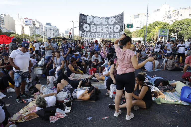 Uno de los tantos acampes piqueteros frente al Ministerio de Desarrollo Social