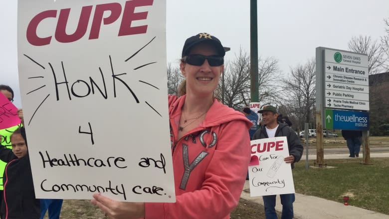 'Close to home': Seven Oaks Hospital staff rally against ER change