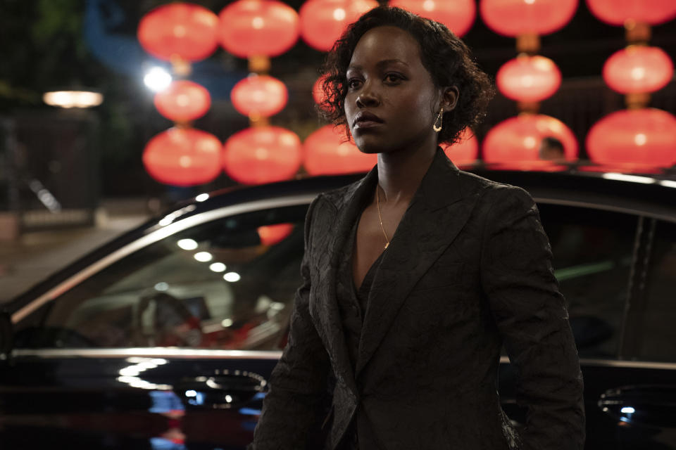 Lupita Nyong'o en una escena de "The 355" en una imagen proporcionada por Universal Pictures. (Robert Viglasky/Universal Pictures via AP)