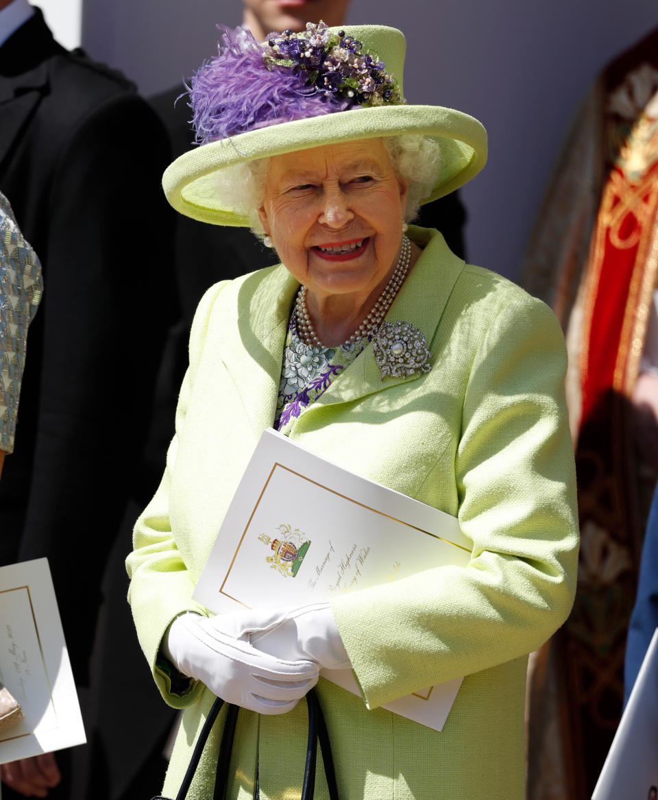 So kennen wir sie: Auch bei der Eröffnung des London-Marathon drückte Liz mit Handschuhen den Startknopf. (Bild: Chris Jackson/Pool via AP Photo)