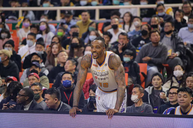 《The Athletic》知名記者Shams Charania爆料，8屆NBA全明星球員霍華德（Dwight Howard）將在下周與金州勇士球團會面。（圖／資料照）