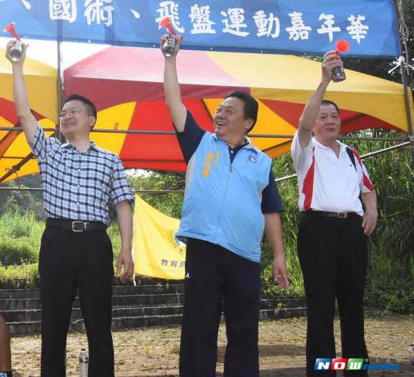 臺灣計畫登山健行、國術、飛盤運動嘉年華在員林市運動公園登場，彰化縣長魏明谷為活動鳴槍開幕，活動有武術表演、登山健行。（圖／記者陳雅芳攝，2017.7.23）