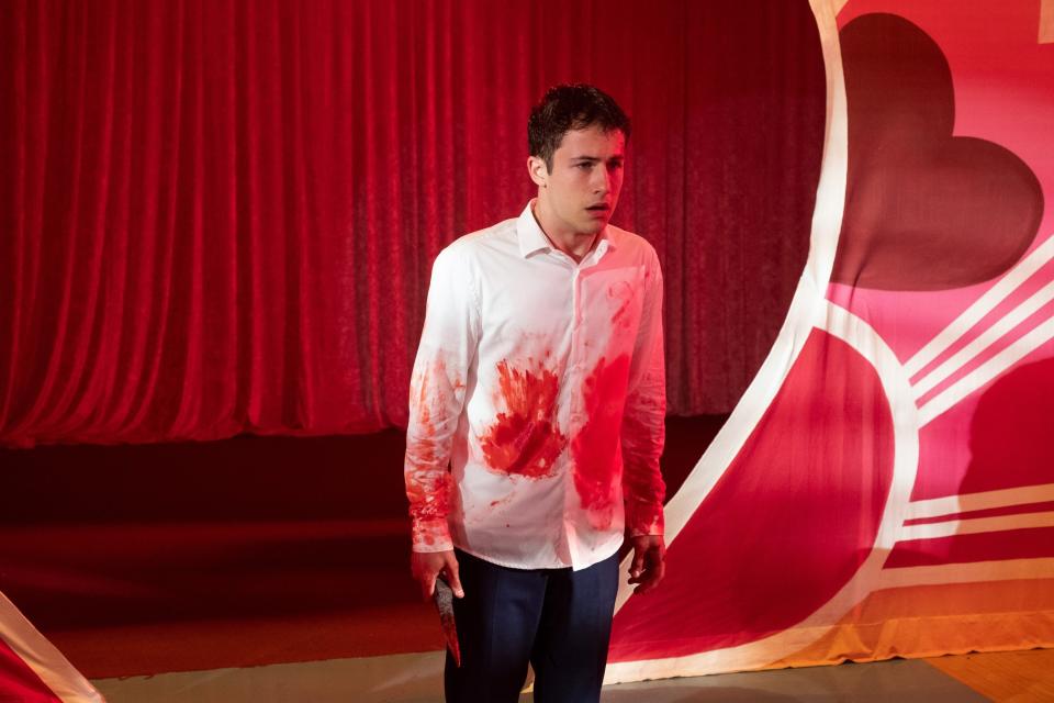 <div><p>"It really should have stopped at Season 1. It couldn't make up its mind what it wanted to be anymore. Like, it started as a cautionary tale, but then a ghost story, then a clue murder-mystery whodunit. It just got too out of whack."</p><p>—<a href="https://www.reddit.com/r/AskReddit/comments/lm7abp/which_tv_show_got_too_big_for_its_boots/gntwx8q/?context=3&utm_medium=web2x&utm_source=reddit" rel="nofollow noopener" target="_blank" data-ylk="slk:u/Kakebaker95;elm:context_link;itc:0;sec:content-canvas" class="link ">u/Kakebaker95</a></p></div><span> David Moir / Netflix / Courtesy Everett Collection</span>