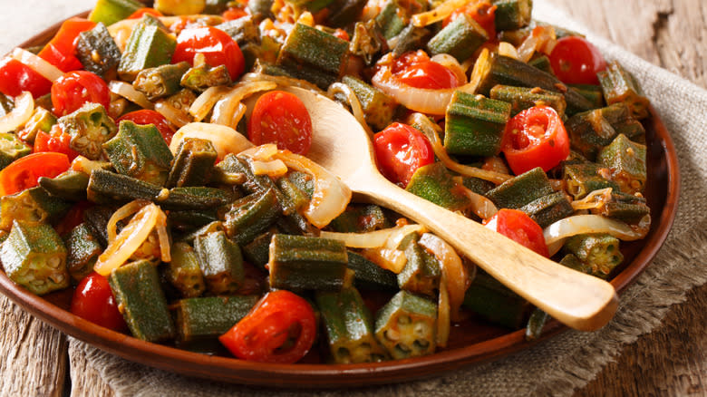 roasted okra with tomatoes and onions