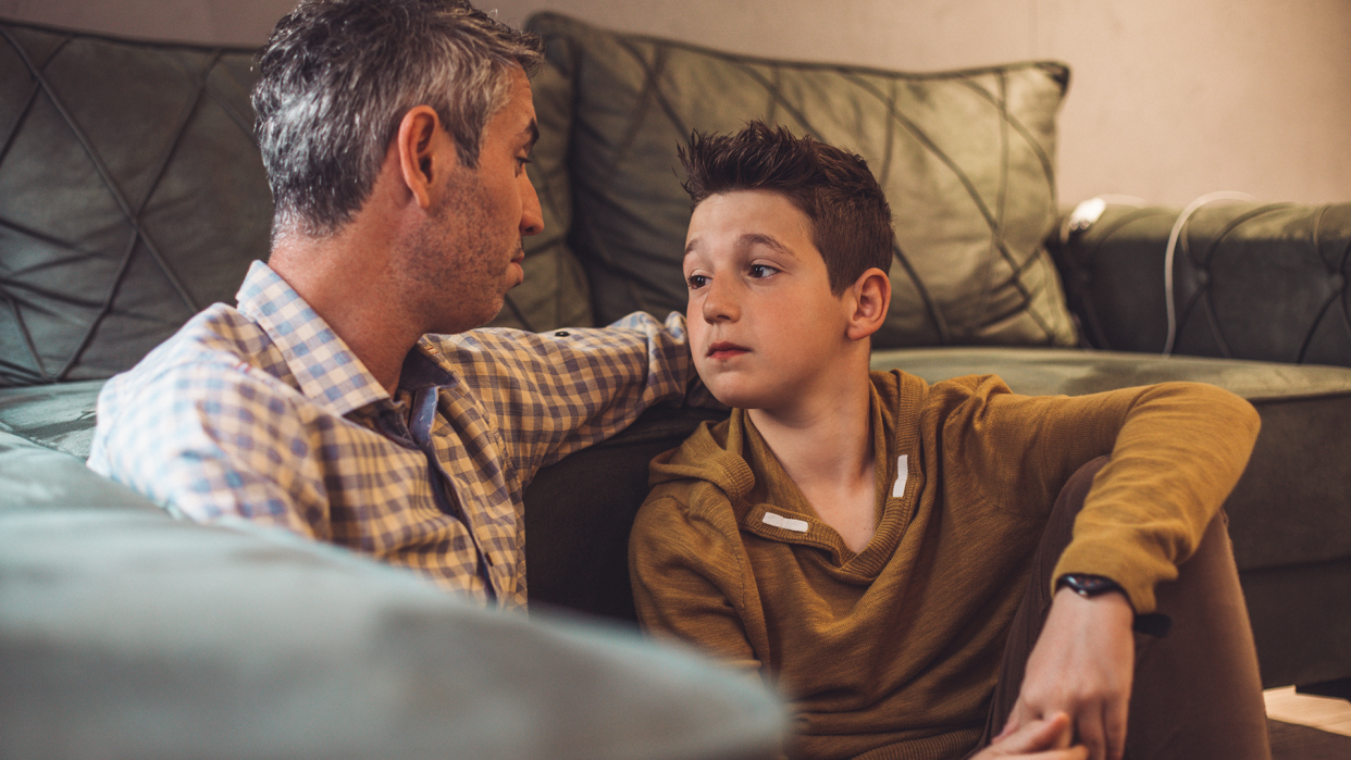 Curious how to talk to boys about their sisters' periods? Experts share tips. (Photo: Getty)