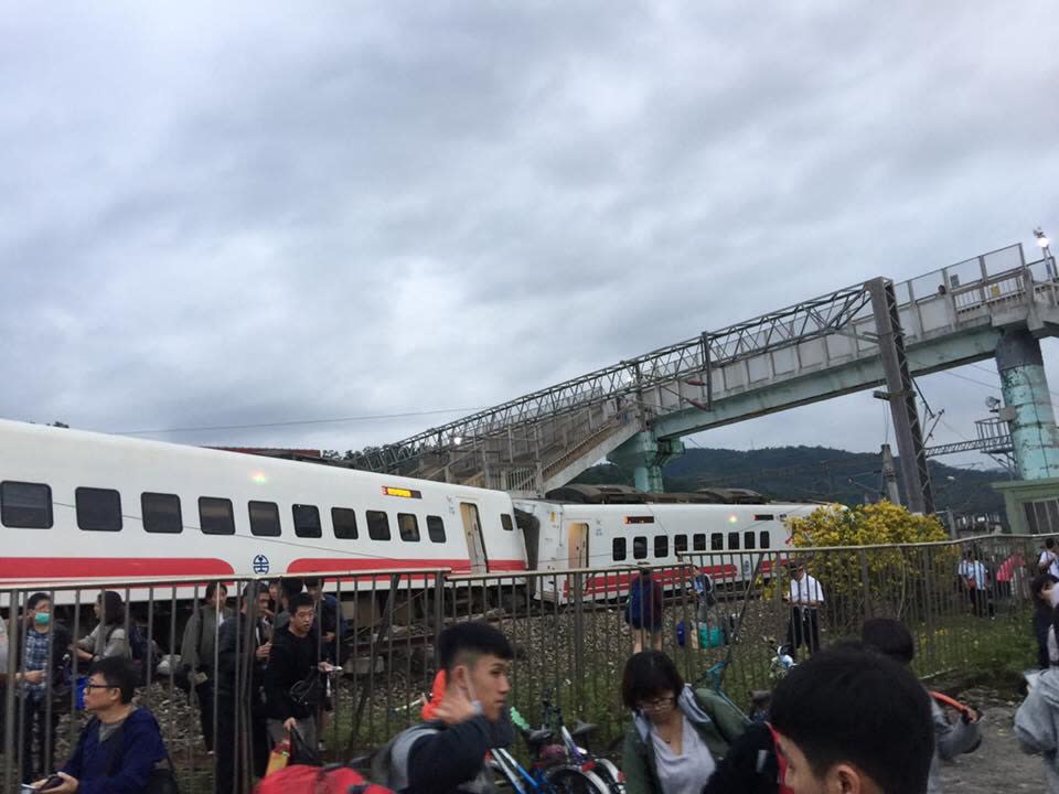 悠瑪列車發生出軌意外