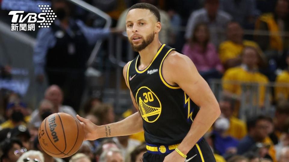 勇士「咖哩小子」柯瑞（Stephen Curry）攻下全場最高21分外帶12籃板。（圖／達志影像美聯社）