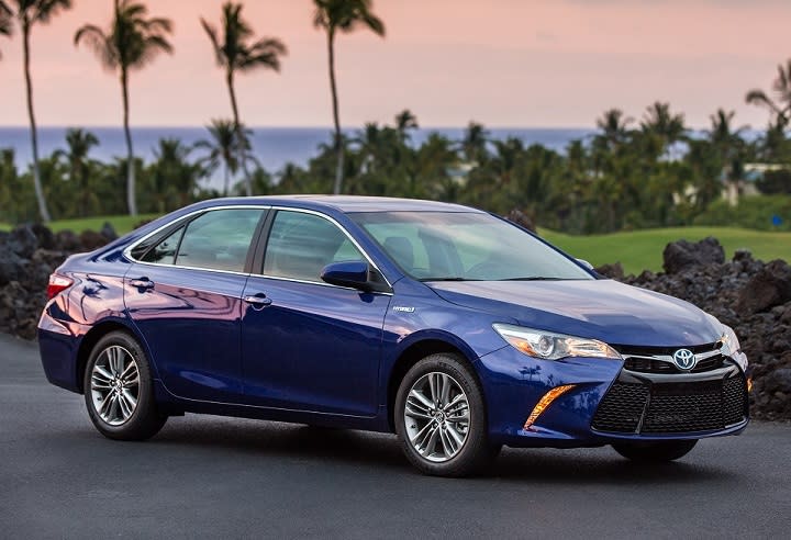 2016 Toyota Camry Hybrid photo