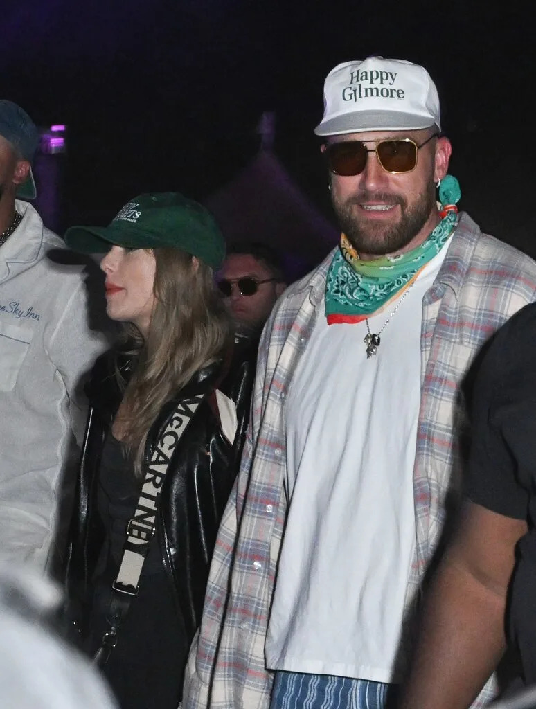 <p>Taylor Swift & Travis Kelce</p>