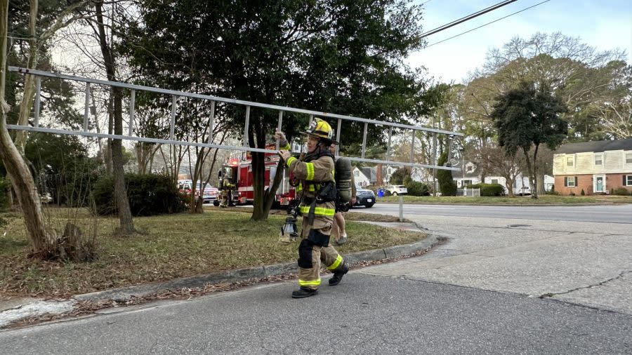 Granby Street fire (Courtesy: Matt Grubbs – Hamp Roads Fire-Rescue Incidents)