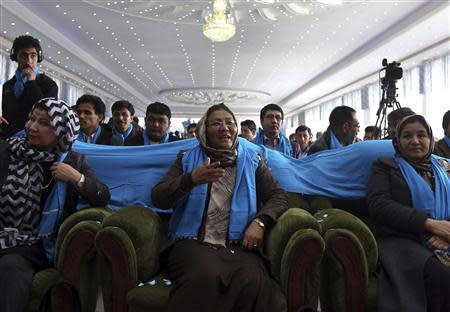 Afghan vice presidential candidate, Habiba Sarabi (C), attends a campaign rally in Kabul March 17, 2014. REUTERS/Omar Sobhani