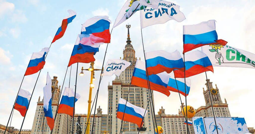 克里米亞原為烏克蘭領土，2014年遭俄羅斯併吞。圖為過去在莫斯科舉行的慶祝克里米亞「脫烏入俄」活動。（圖／中新社）