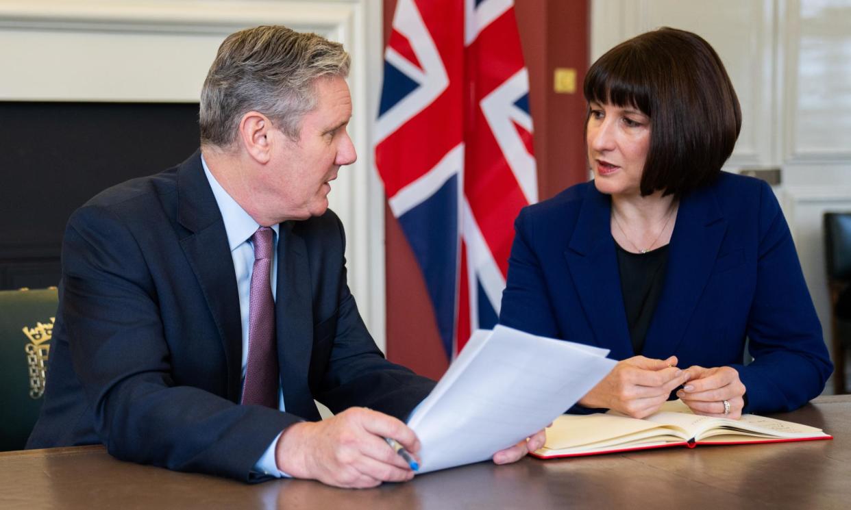 <span>Keir Starmer and Rachel Reeves prepare for the autumn statement on 22 November 2023.</span><span>Photograph: Labour party</span>