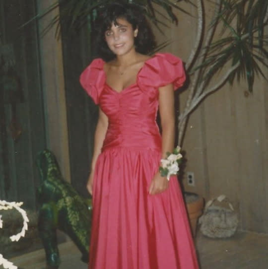 <p>Gotta love ’80s fashion trends! Bethenny Frankel sure did. “In honor of prom season, here’s my #promtbt — who else rocked the ’80s puff-sleeved prom dress look?!” the <em>Real Housewives of New York City</em> star <a rel="nofollow noopener" href="https://www.instagram.com/p/nvRTQDNPCV/" target="_blank" data-ylk="slk:asked on Instagram;elm:context_link;itc:0;sec:content-canvas" class="link ">asked on Instagram</a> when she posted this totally awesome snap. (Photo: Instagram) </p>