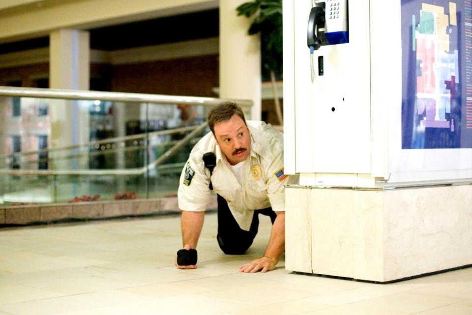 paul blart mall cop, kevin james, 2009 ©sony picturescourtesy everett collection