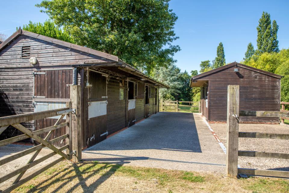 stables alscot lodge