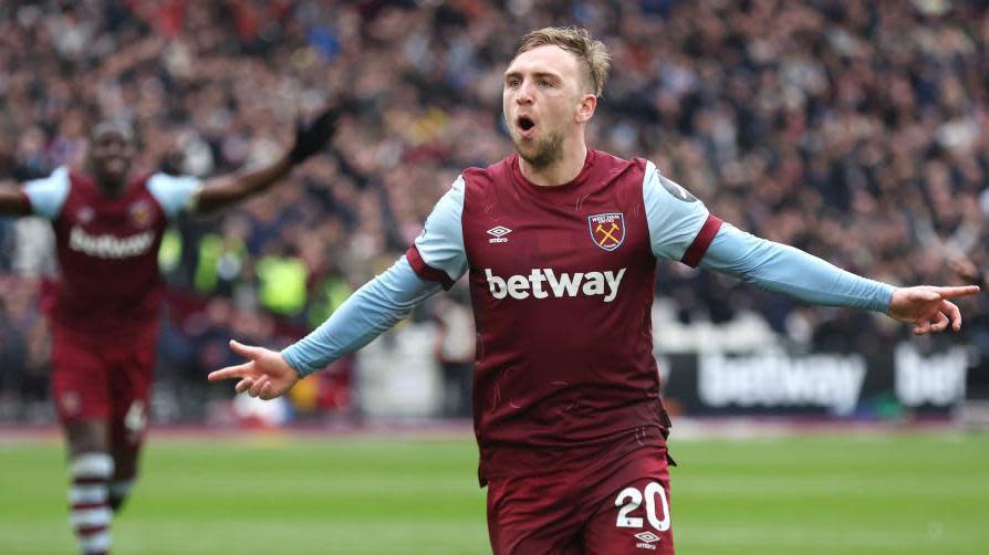 Jarrod Bowen ăn mừng bàn thắng cho West Ham