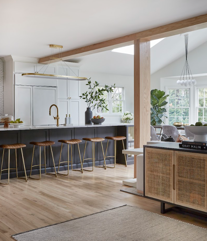 a kitchen space painted in Benjamin Moore's Dove White paint