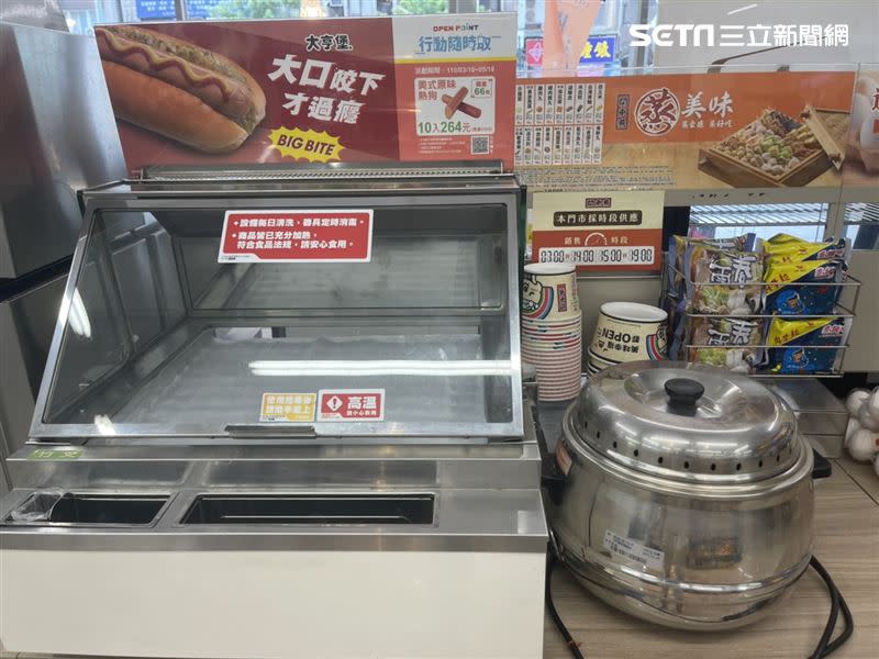 全家、7-Eleven的熟食區都暫停販售。（圖／記者李鴻典攝影）