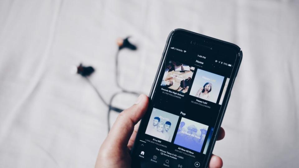 Créer une playlist, mais sans avoir à faire quoi que ce soit : c'est ce que propose Spotify // Source : Fixelgraphy / Unsplash