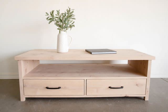 <p><a href="https://addicted2diy.com/how-to-build-a-coffee-table-with-storage/" data-component="link" data-source="inlineLink" data-type="externalLink" data-ordinal="1">Addicted2DIY</a></p>