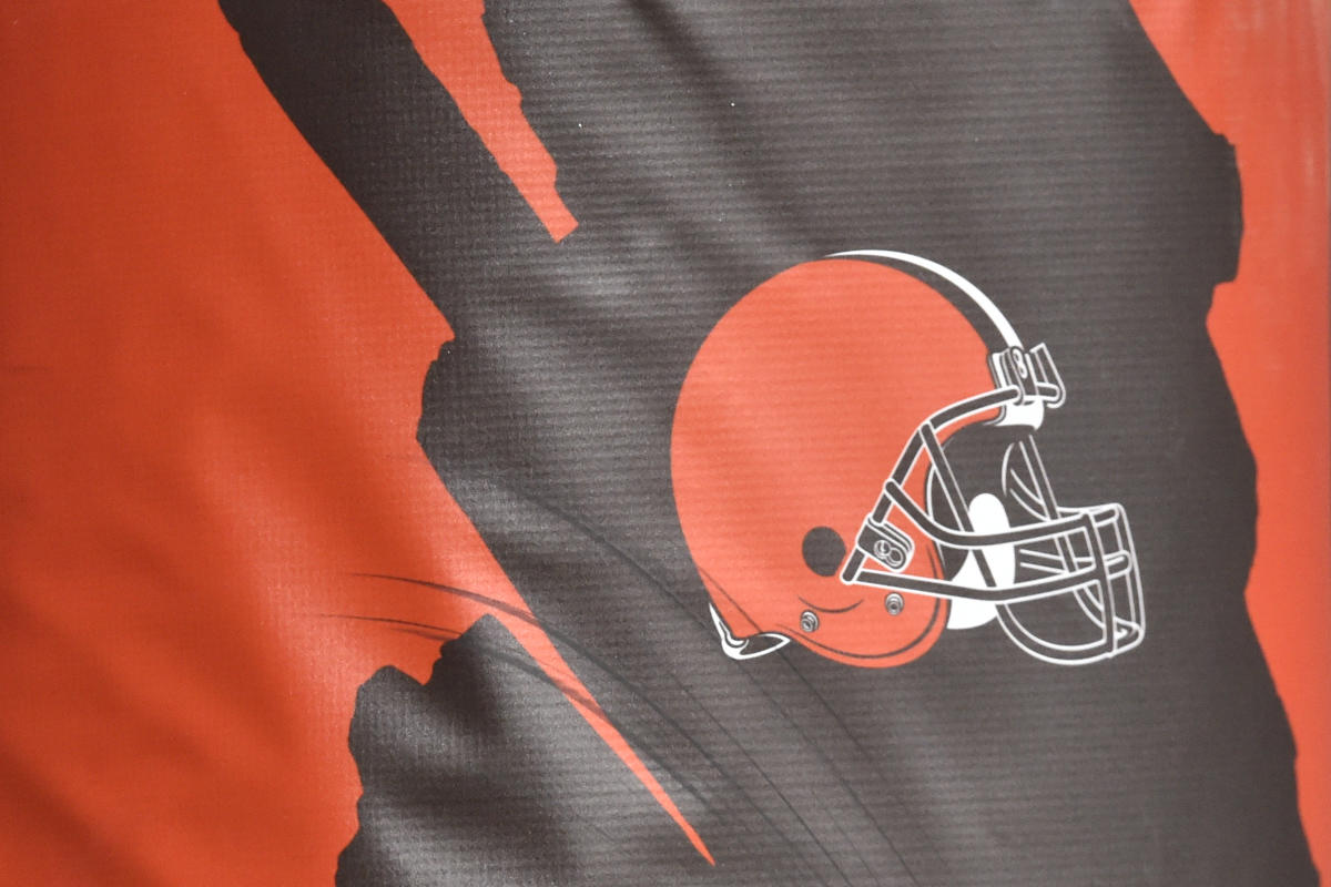 Cleveland Browns reveal gigantic midfield logo