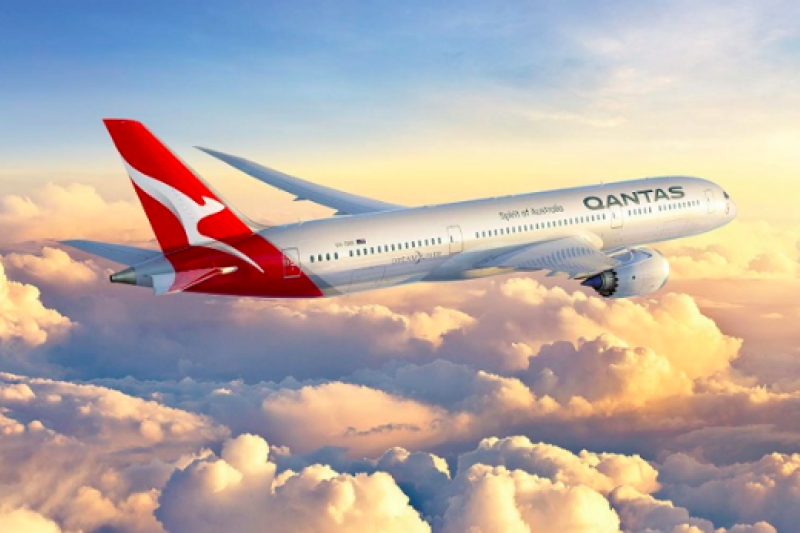 澳洲航空（QANTAS）靠著「飛行常客幾分計畫」，起死回生。（圖／截自QANTAS官網）