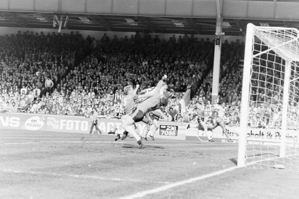 Watford Observer: John Barnes watches from the wing as George Reilly heads in his cross