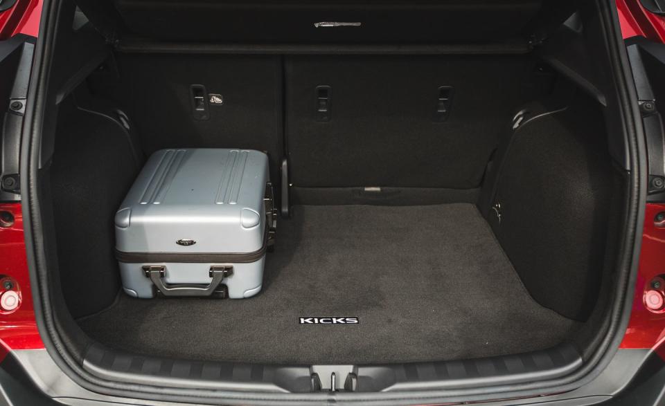 <p>Carry-on capacity, rear seats folded: 19 suitcases<br>Cargo volume, rear seats folded: 53 cu ft<br>Cargo volume, behind rearmost row of seats: 25 cu ft<br></p>