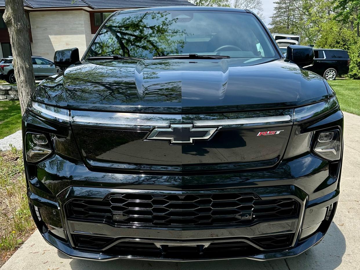 A straight-on shot of the Chevrolet Silverado EV RST's front end.