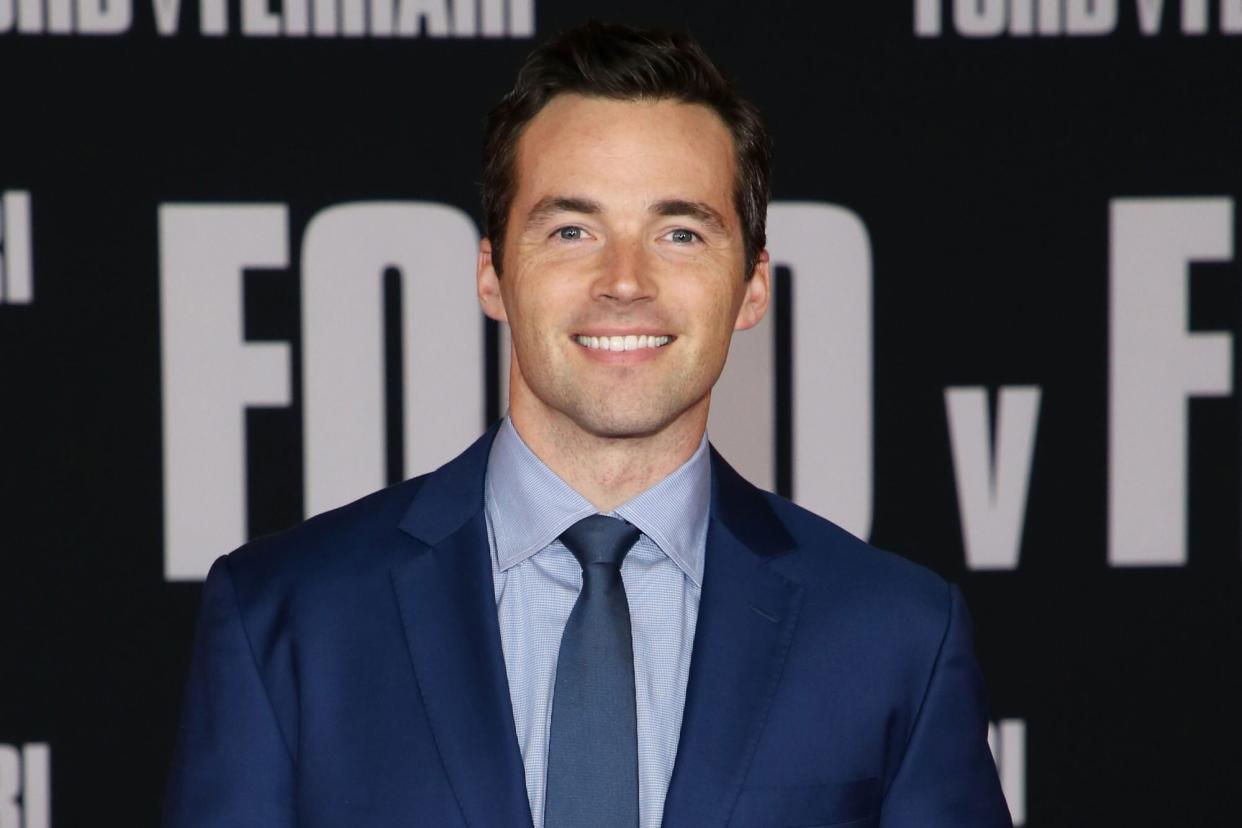 HOLLYWOOD, CALIFORNIA - NOVEMBER 04: Ian Harding attends the premiere of FOX's 