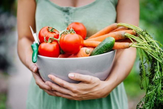 <i>Turning vegetarian could help the environment a lot more than you think [Photo: Getty]</i>