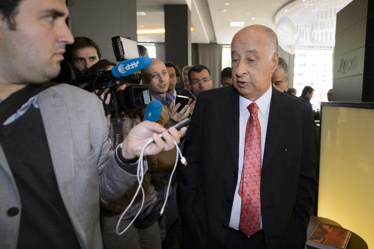 Brazilian Football Confederation President Marco Polo del Nero is surrrounded by journalists in Zurich