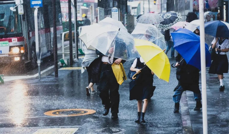 <strong>未來一週受鋒面、東北季風接連影響，各地降雨同時略為降溫。（示意圖／取自PAKUTASO）</strong>