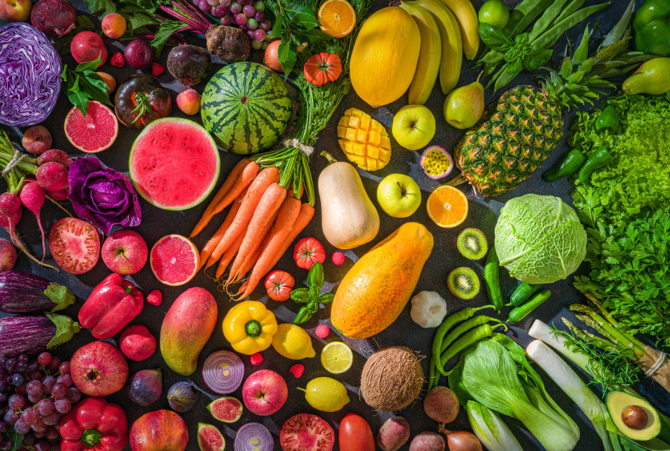 Una dieta equilibrada que contemple frutas y verduras, alimentos ricos en antioxidantes, es una clave para lidiar contra la inflamación. (Getty Creative)