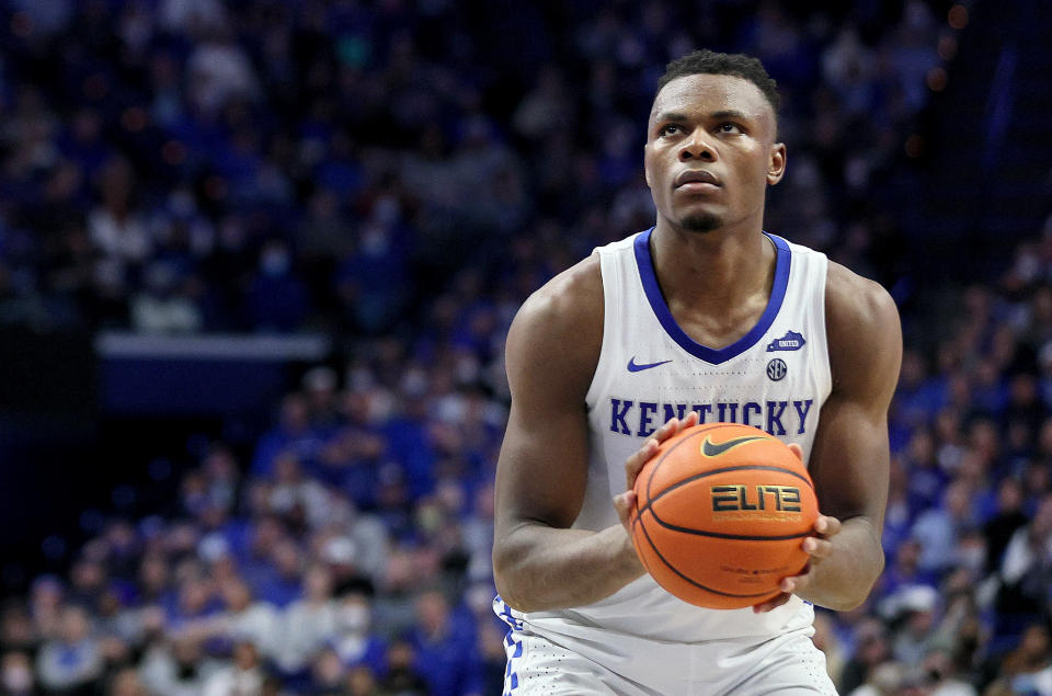 Kentucky's Oscar Tshiebwe against the Vanderbilt Commodores at Rupp Arena in Lexington, Kentucky, on Feb. 2, 2022. (Andy Lyons/Getty Images)