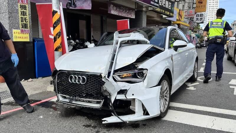 魏姓女子酒後駕車撞上路旁正在行走的孫姓婦人。（圖／翻攝畫面）