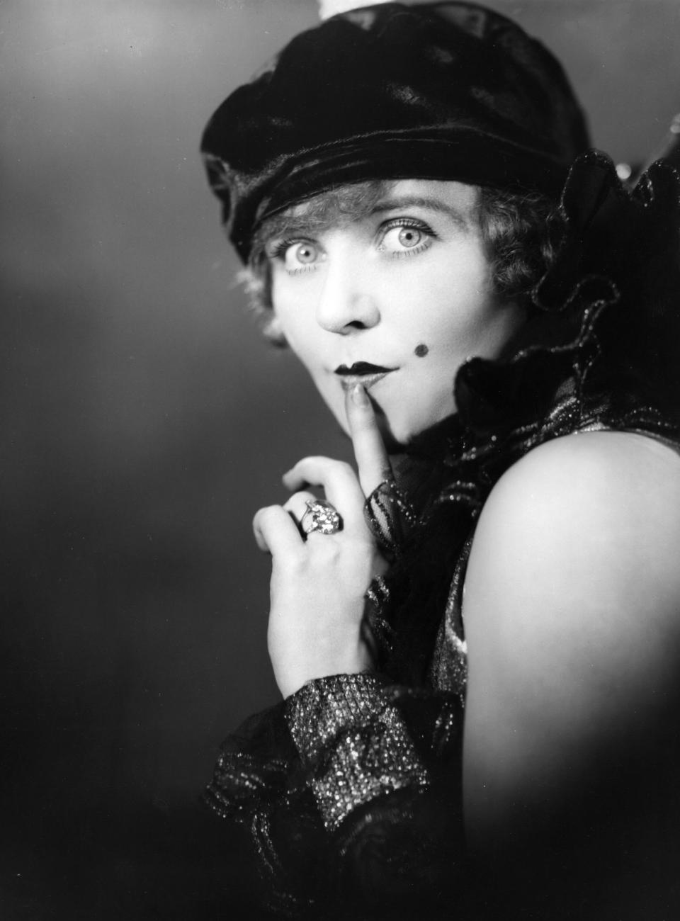 22nd July 1927:  Actress Betty Balfour (1903 - 1978), in a scene from the play, `Up with the Lark'.  (Photo by Sasha/Getty Images)