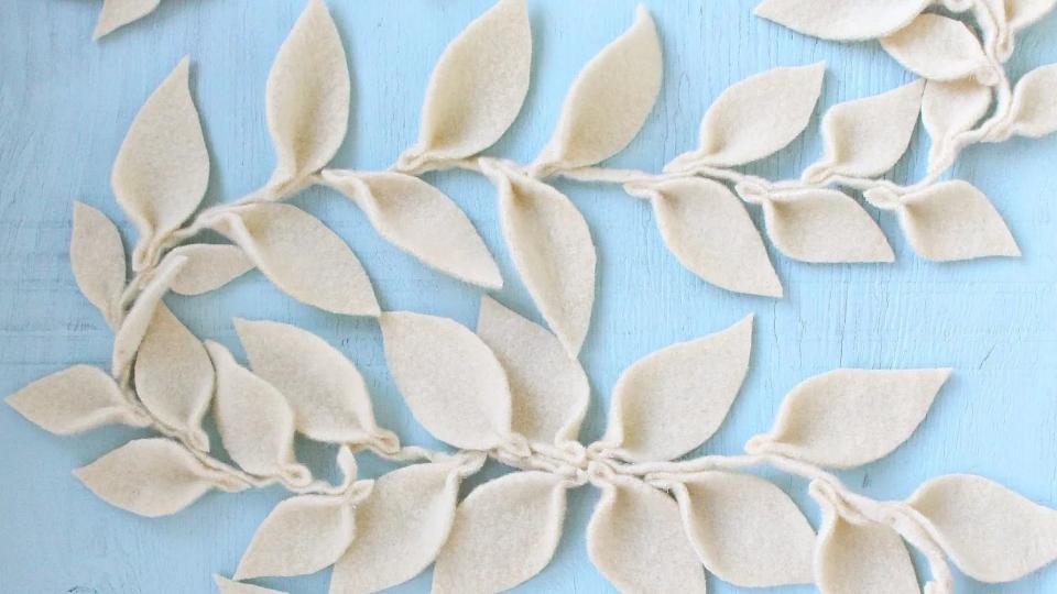 diy wool felt leaf garland christmas garland ideas