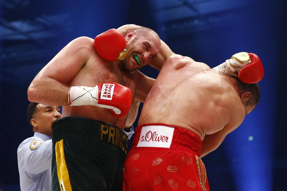 Boxing - Wladimir Klitschko v Tyson Fury WBA, IBF & WBO Heavyweight Title's - Esprit Arena, Dusseldorf, Germany - 28/11/15 Tyson Fury in action against Wladimir Klitschko during the fight Reuters / Kai Pfaffenbach Livepic