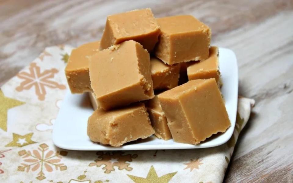 <p>Lori Lange</p><p>Get your fudge-making on point with this deliciously easy 4-ingredient peanut butter fudge recipe.</p><p><strong>Get the recipe: </strong><strong><a href="https://parade.com/237303/lorilange/the-easiest-peanut-butter-fudge-recipe-ever/" rel="nofollow noopener" target="_blank" data-ylk="slk:Easy Peanut Butter Fudge;elm:context_link;itc:0;sec:content-canvas" class="link ">Easy Peanut Butter Fudge</a></strong></p>