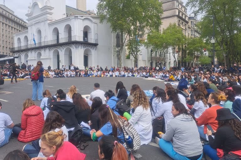 Protesta de residentes y concurrentes de los hospitales públicos porteños