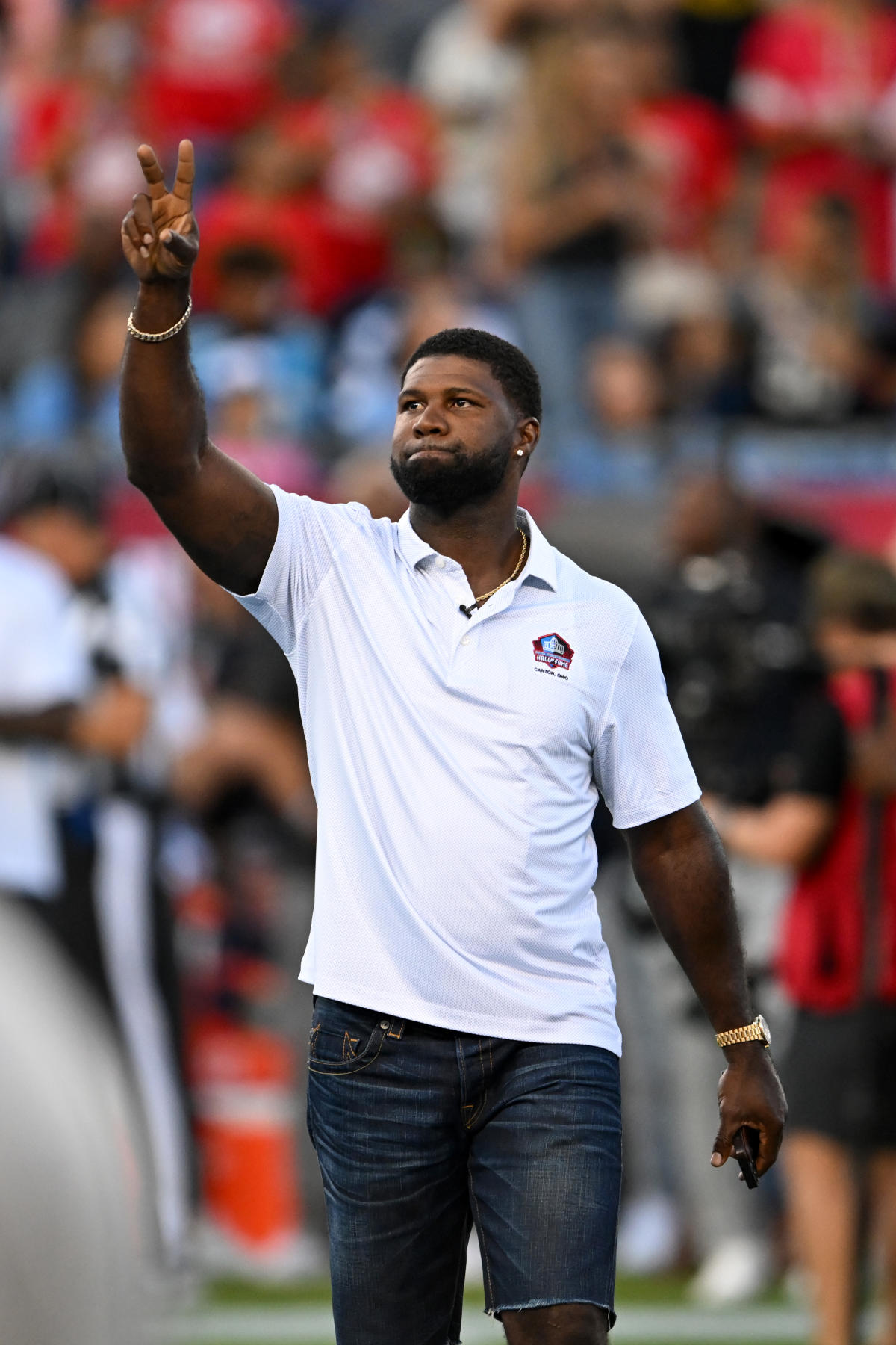 Devin Hester overcome with emotion during enshrinement to Pro Football Hall of Fame