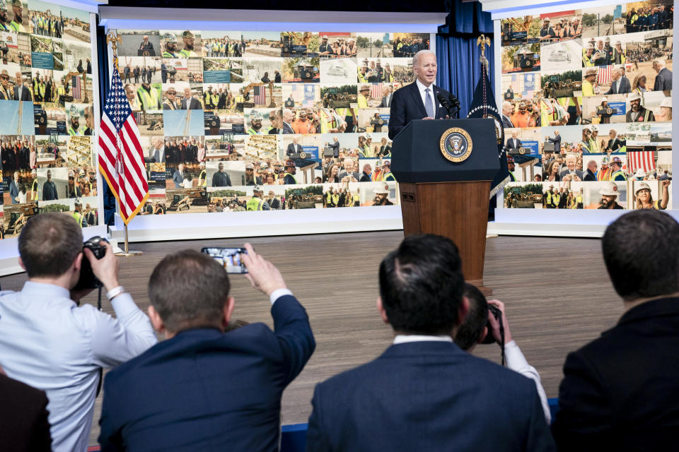 El presidente Joe Biden pronuncia un discurso sobre la economía en el Auditorio South Court del Edificio de Oficinas Ejecutivas Eisenhower, cerca de la Casa Blanca, en Washington, el jueves 12 de enero de 2023. (Sarah Silbiger/The New York Times).