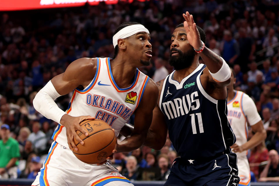 Shai Gilgeous-Alexander a marqué lors de la victoire d'Oklahoma City contre Dallas lundi soir.  (Tim Hedman/Getty Images)