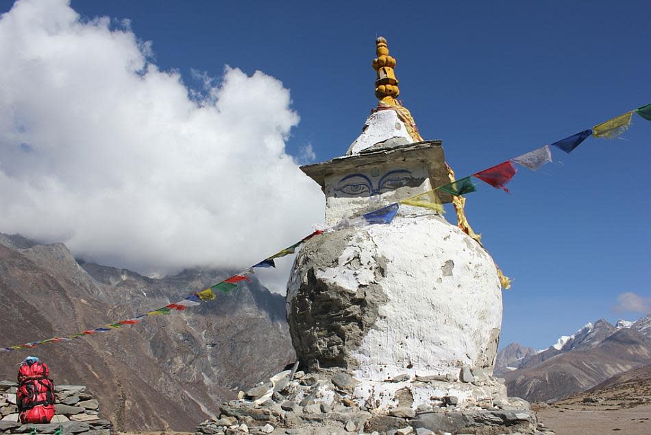 Dingboche-Lobuje Route: All the routes on the trek are beautiful with its stark scenery and prayer flags. But on the Dingboche Lobuje route you will also find the monuments to those who never returned home from the mountains.