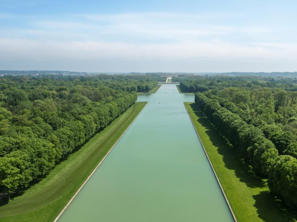 The long stretch of Versailles park (Laure Denis)