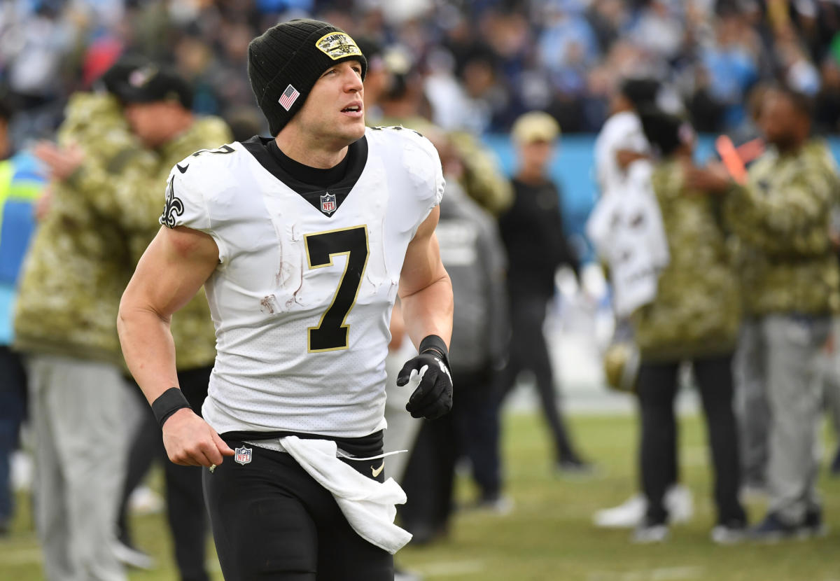 Reports: Saints QB Taysom Hill managing plantar fascia injury